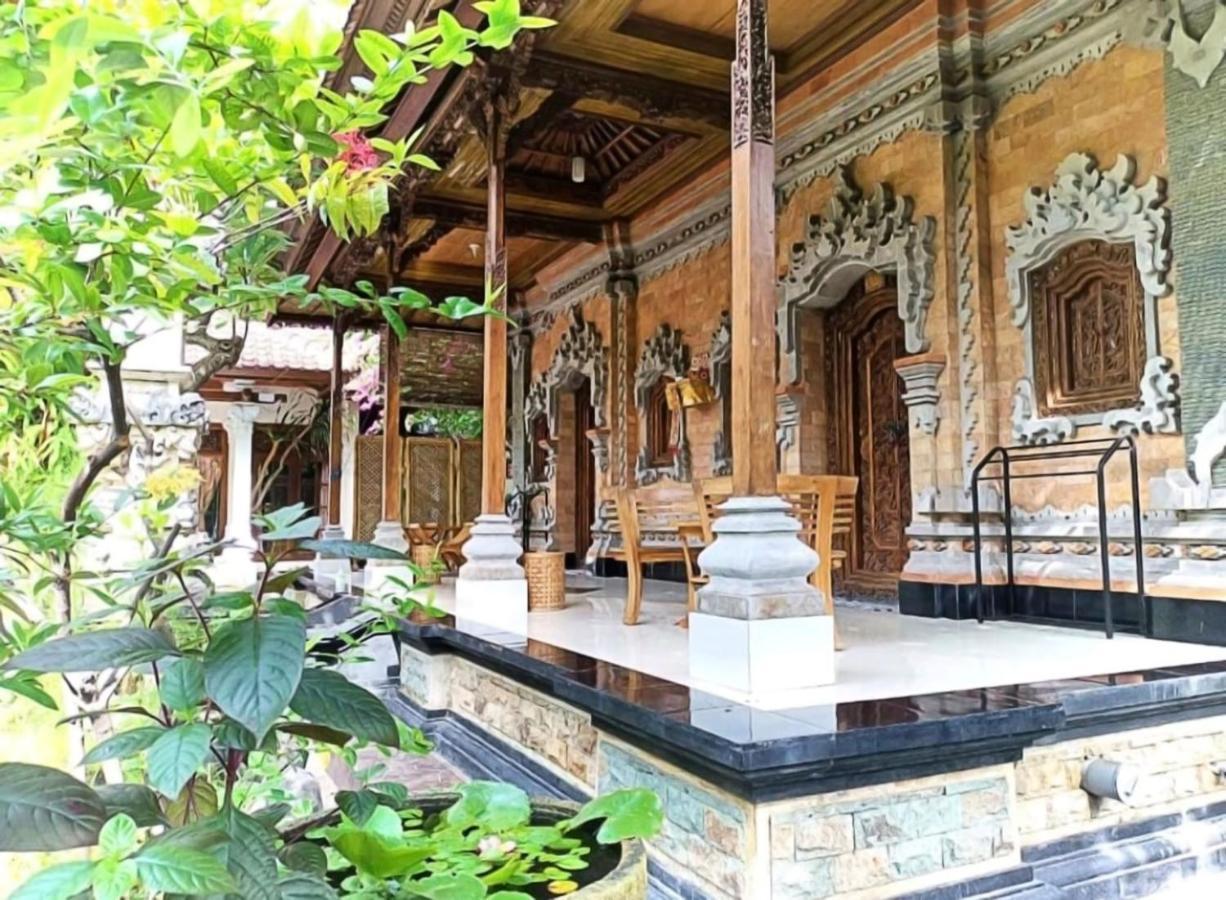 Green Palace Homestay Batununggul Exterior photo