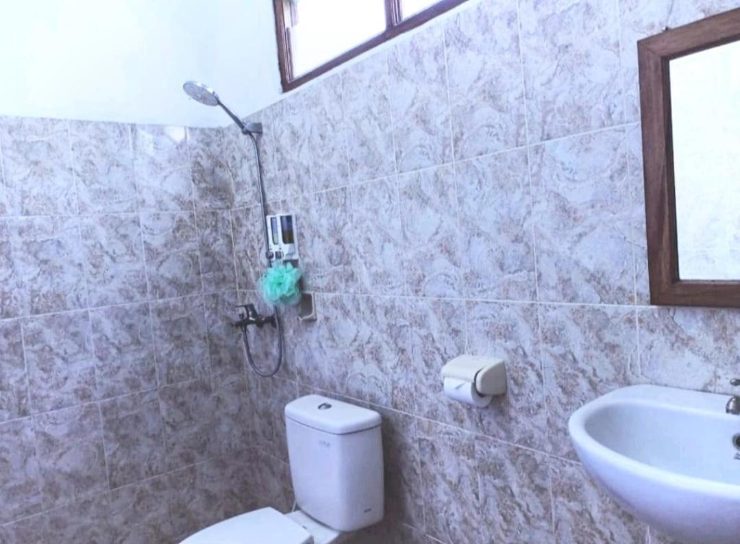 Green Palace Homestay Batununggul Exterior photo