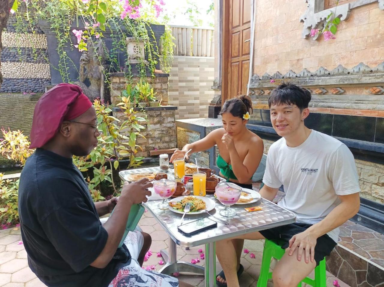 Green Palace Homestay Batununggul Exterior photo