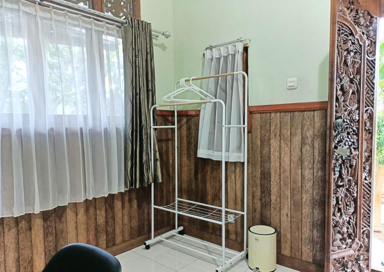 Green Palace Homestay Batununggul Exterior photo